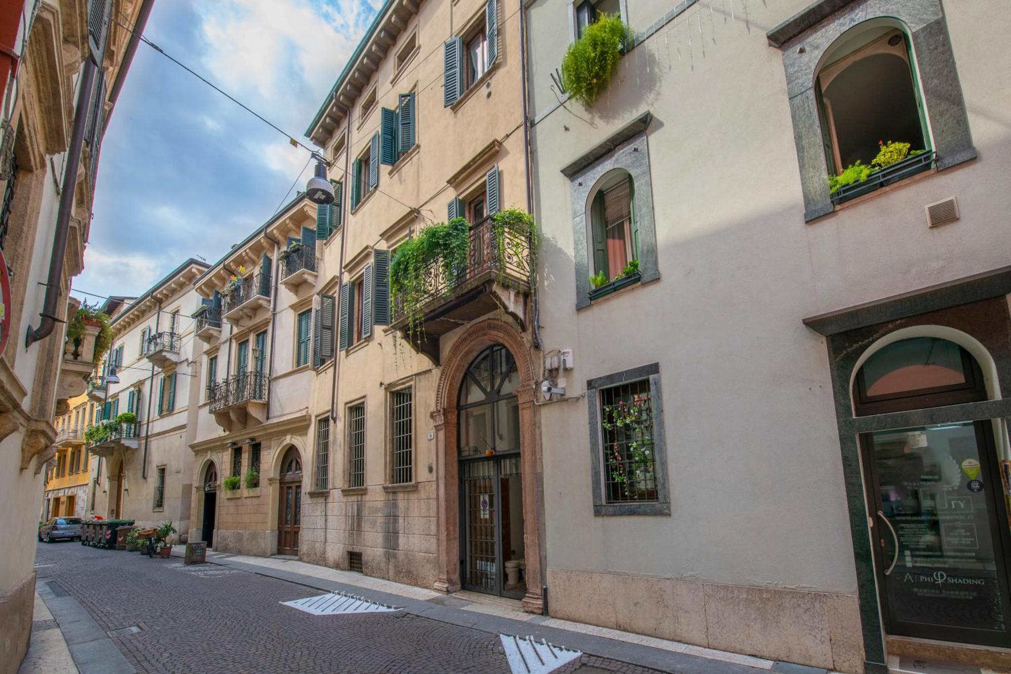 Borsarihouse Wifi & Smarttv Apartment Verona Bagian luar foto